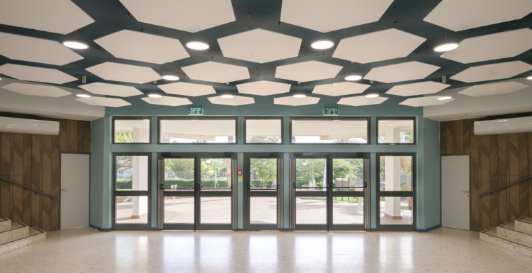 מבט לויטרינה