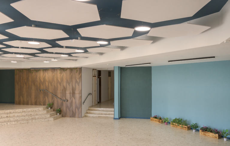 מבואת כניסה - אולפנת כפר פינס